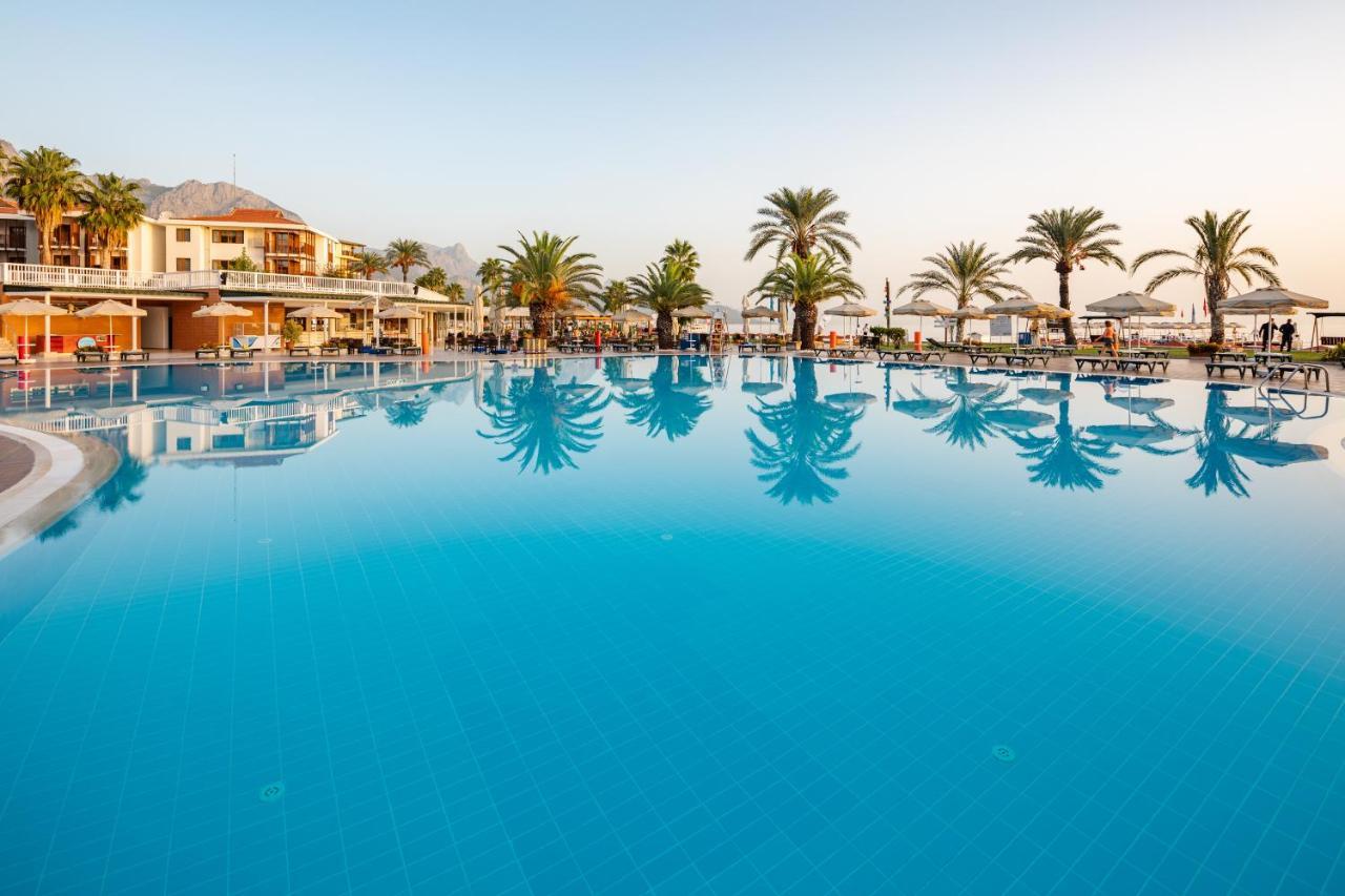 Aqi Hydros Club Kemer Exterior foto The resort's main pool