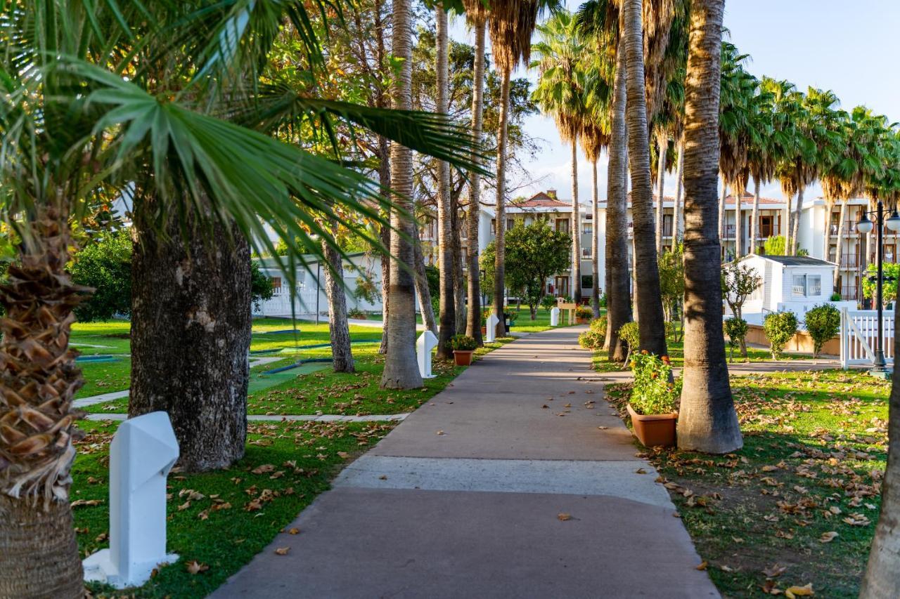 Aqi Hydros Club Kemer Exterior foto The campus of the University of Patras