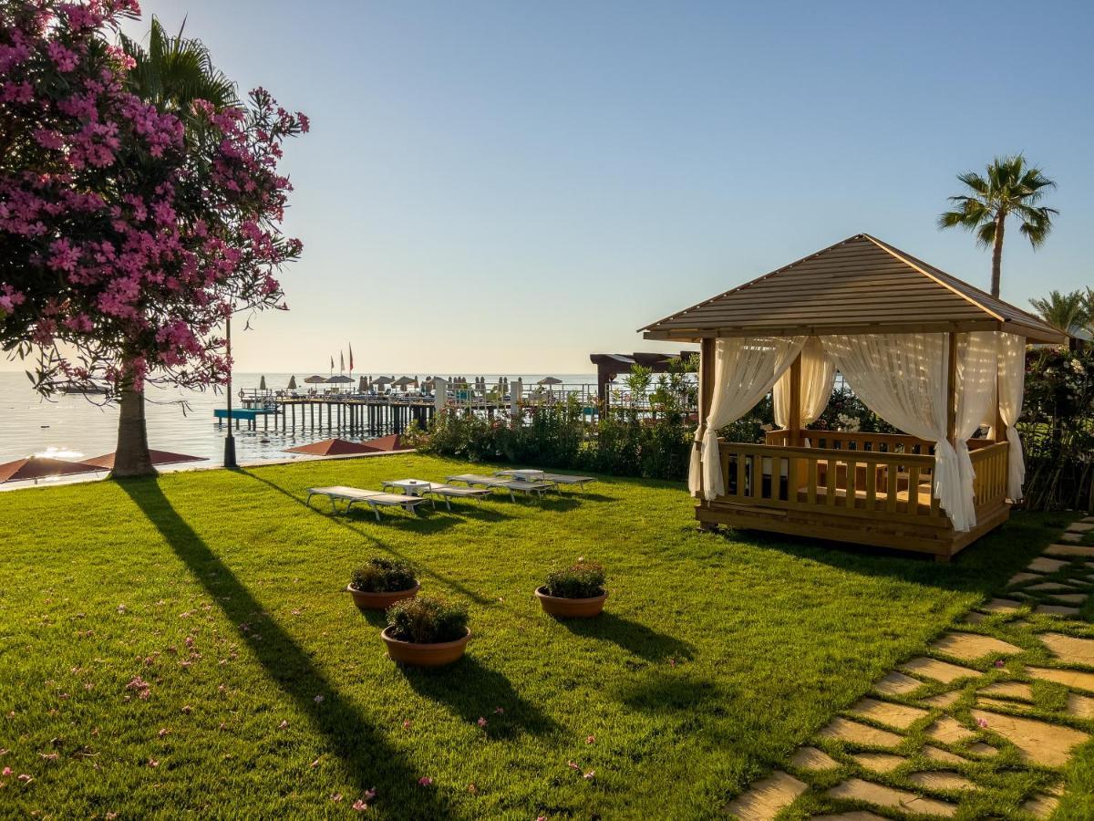 Aqi Hydros Club Kemer Exterior foto 3D rendering of a garden