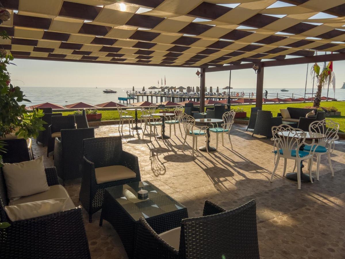 Aqi Hydros Club Kemer Exterior foto The restaurant at the hotel