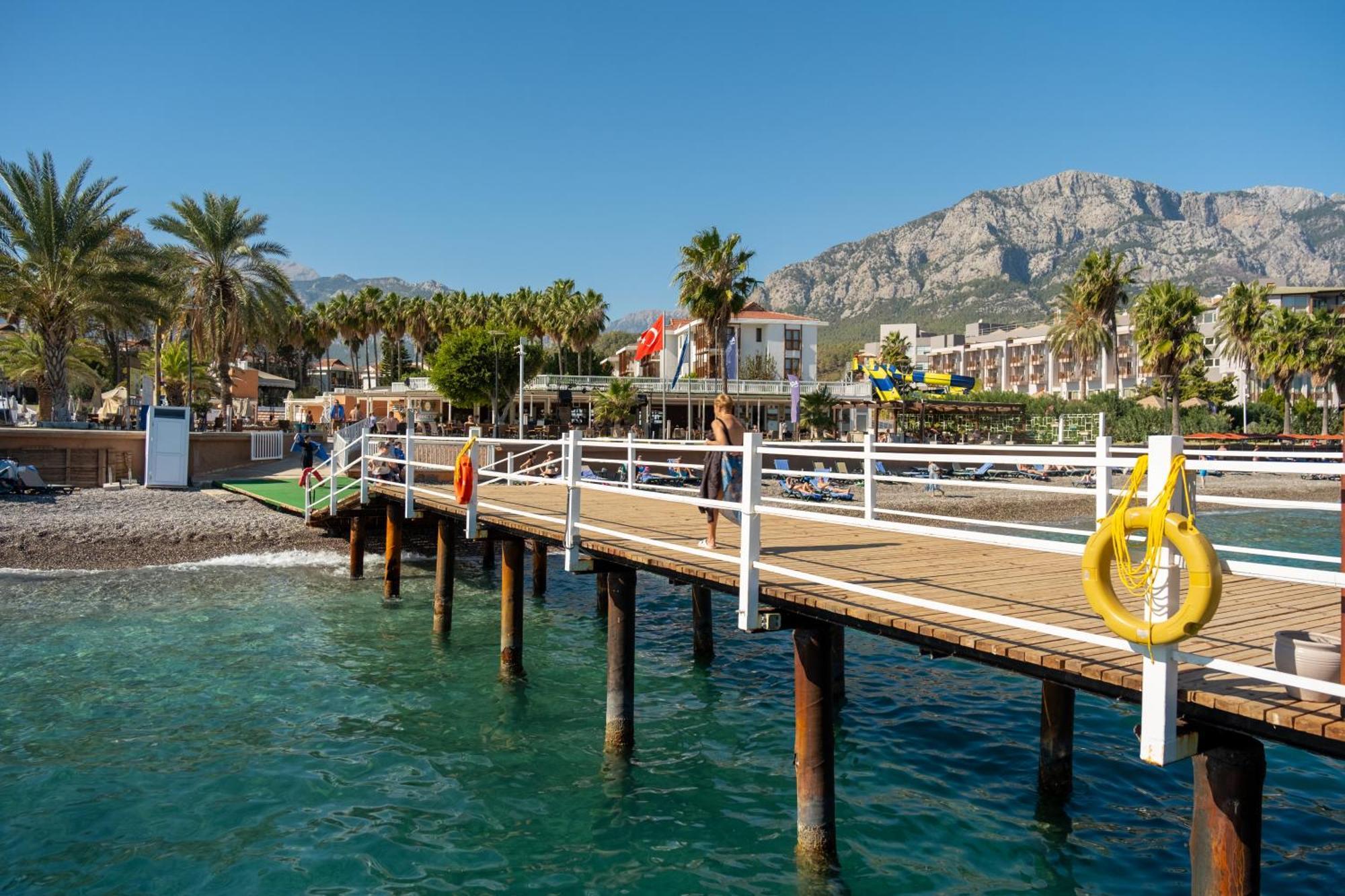 Aqi Hydros Club Kemer Exterior foto The port of Portals Nous