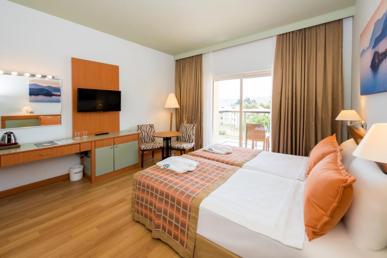 Aqi Hydros Club Kemer Exterior foto A room at the Dan Hotel
